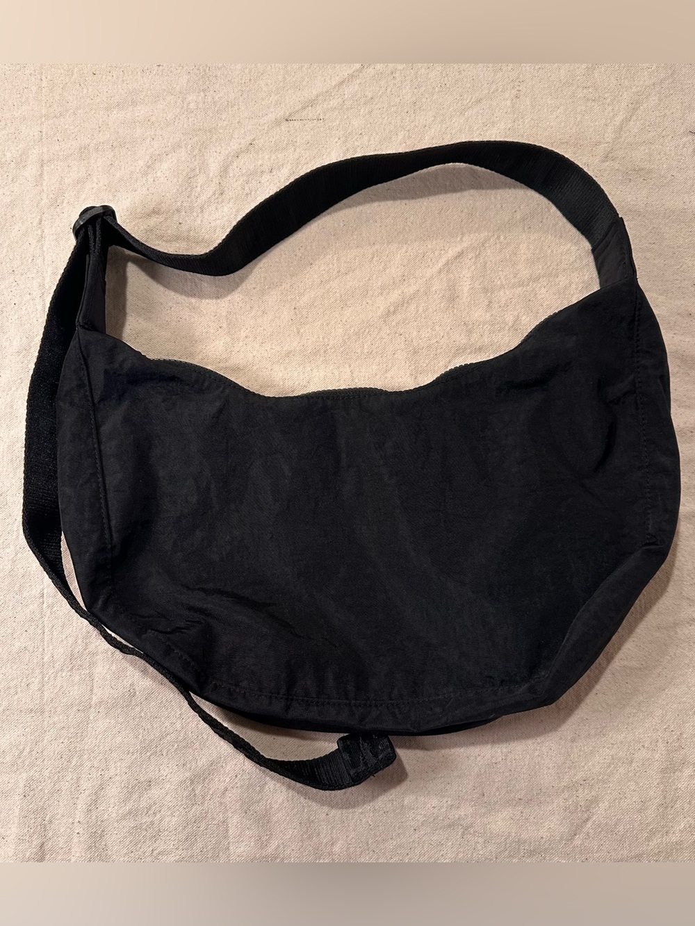 Baggu Black Medium Crescent Shoulder Bag - Casual Everyday Nylon Bag